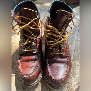 RED WING SHOES
Brown 8138 Briar Oil Slick Leather Moc Toe Boots